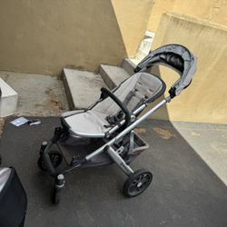 UppaBaby Vista With 2nd Kid Attachment And Kickstand