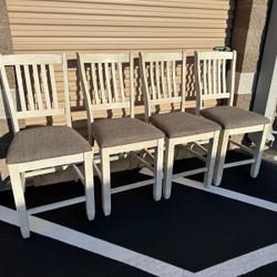 4 color antique white barstool chairs/ 4 sillas altas tipo bar color blanco antiguo 