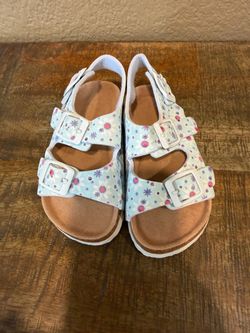 Girls Sandals size 5/6T