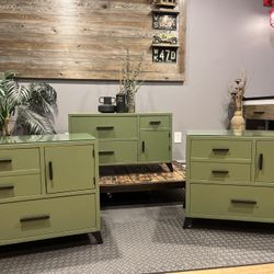 Thomasville Furniture Co Matching Nightstands and Media Console