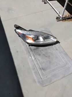 Ford c-max 2017-2018 headlight xenon  used Oem  RH side
