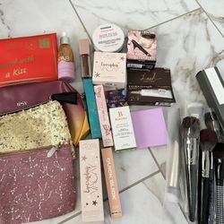 New make up stuff, brushes