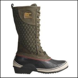 LOW PRICE MOVING- WOMENS SORELL $280 + TAX RETAIL SNOW BOOTS WATERPROOF 