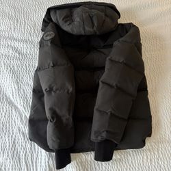 Black Badge Canadian Goose 