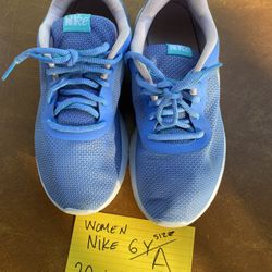 Nike Sneakers size 6 Tenis de Mujer 
