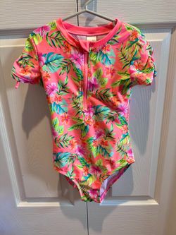 Girls swimsuit M