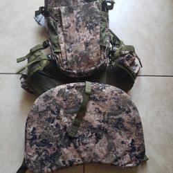 UIIHunt Camo Hunting Vest with Seat