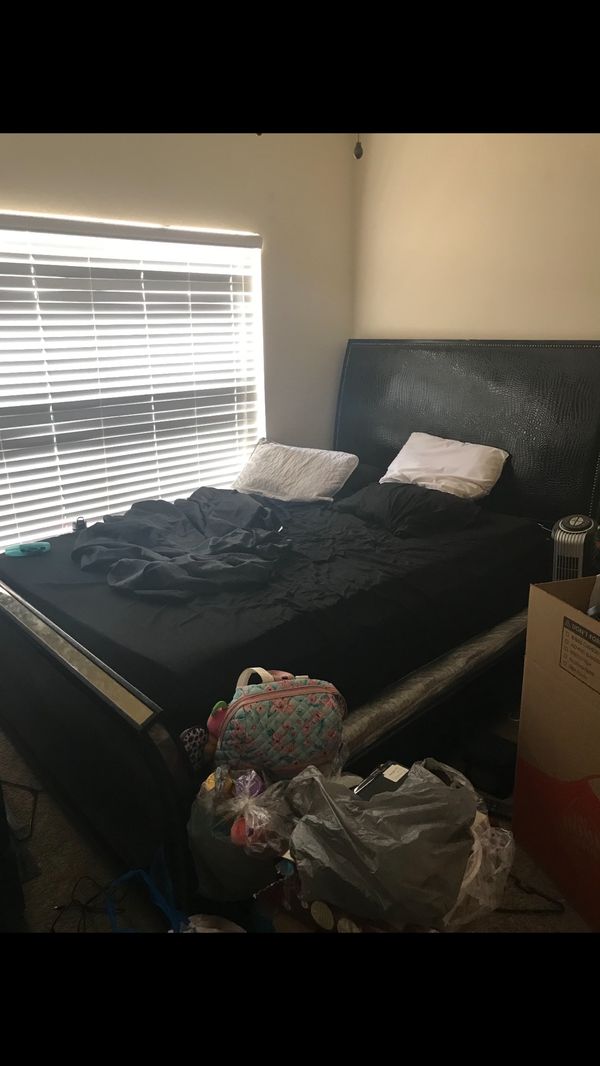 Queen Bed Frame With Bench For In Orlando Fl Offerup Queen Bed Frame With Bench Orlando