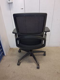 Ergonomic Task Chair In Good Conditions mesh back
