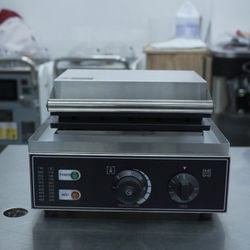 Commercial Electric Waffle Maker 