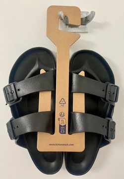 Brand New Crocks Sandals size 8-9.5 men’s black
