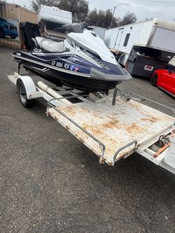 Yamaha VX Deluxe Jet Ski with Trailer