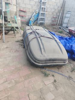 Roof top cargo box