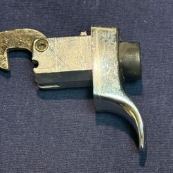 VW 11827503 Beetle Rear Deck, Black Button Release Part