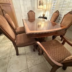 * Stunning Wood Crafted Dining Table with 6 Upholstered Chairs & Leaf