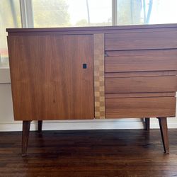 Sewing machine cabinet 450$