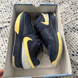Mens JA 1 basketball ball shoes