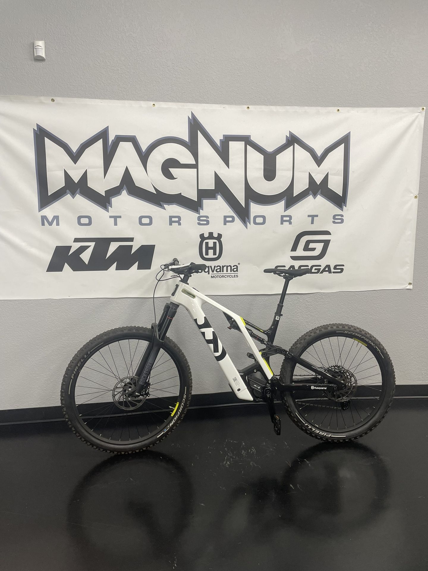 HUSQVARNA MOUNTAIN CROSS 4 MC4 E-BIKE LARGE
