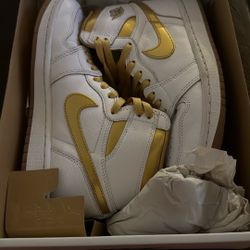 Gold And White Nike Size 8 Air Force Jordan 1