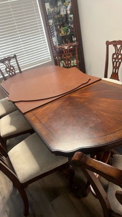 Dinning table with 8 chairs
