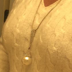 Large Faux Pearl Pendant Necklace 