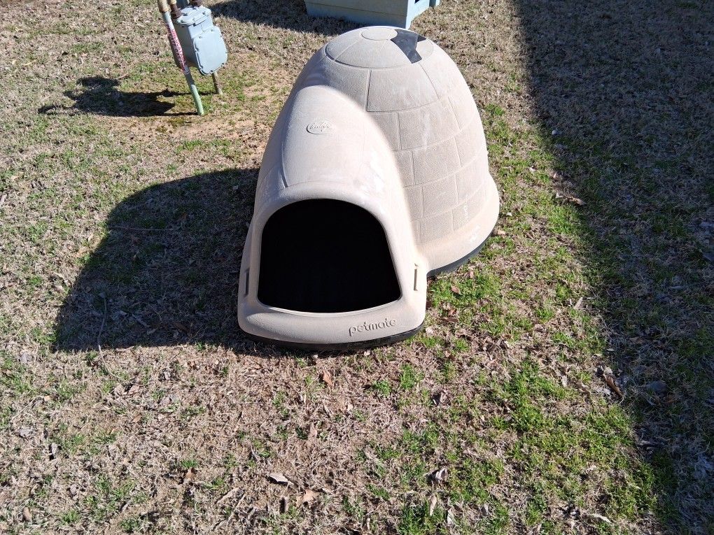 XXL Dog House