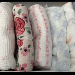 12 Baby blankets & 4 Fitted Sheets For Crib Mattress 