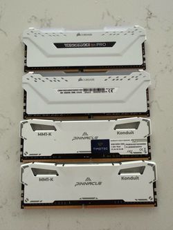 32Gb DDR 4 Corsair / Pinnacle RAM