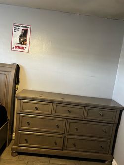Large 7-Drawer Dresser – Spacious & Sturdy – $125 OBO