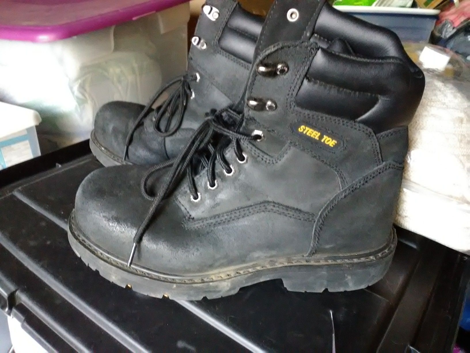 Boots for work size 10w