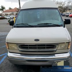 2001 Ford E-150