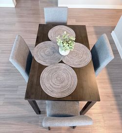 Modern Dining Table Set with 4 Chairs – Like New – $450