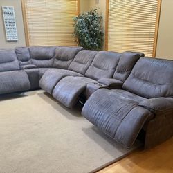 7 Piece Sectional with 4 Power Recliners