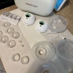 Momcozy Hands Free Wearable Breast Pump