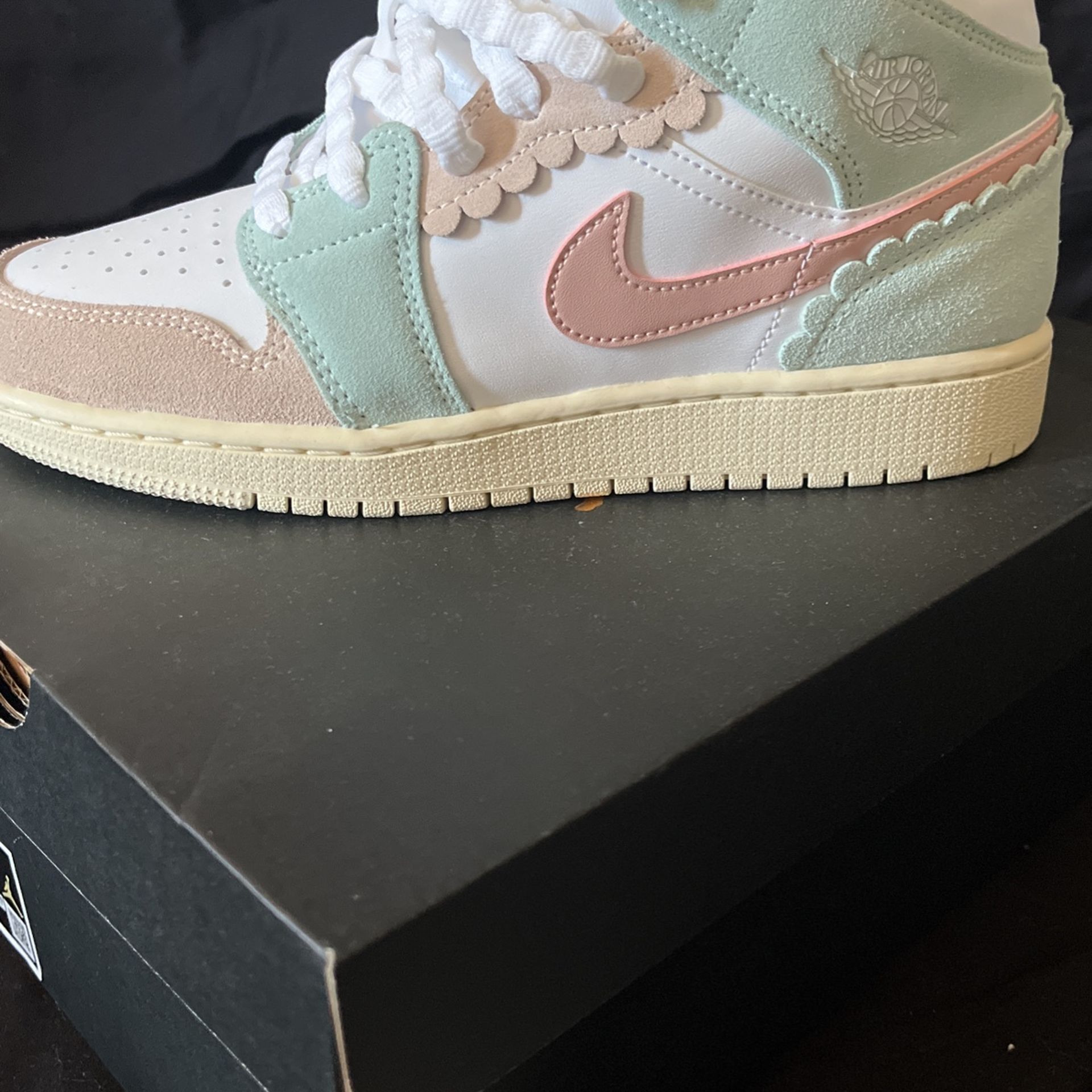 Brand New Air Jordan 1 Mid 6.5Y