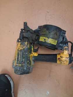 DEWALT Coil Roofing Nailer