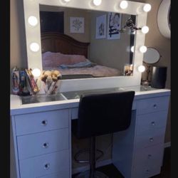Makeup Vanity Set 
