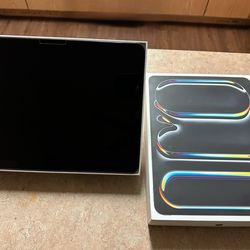 iPad Pro 13-Inch M4XDR Display, 2TB, Wi-Fi 6E + 5G Cellular, Space Black