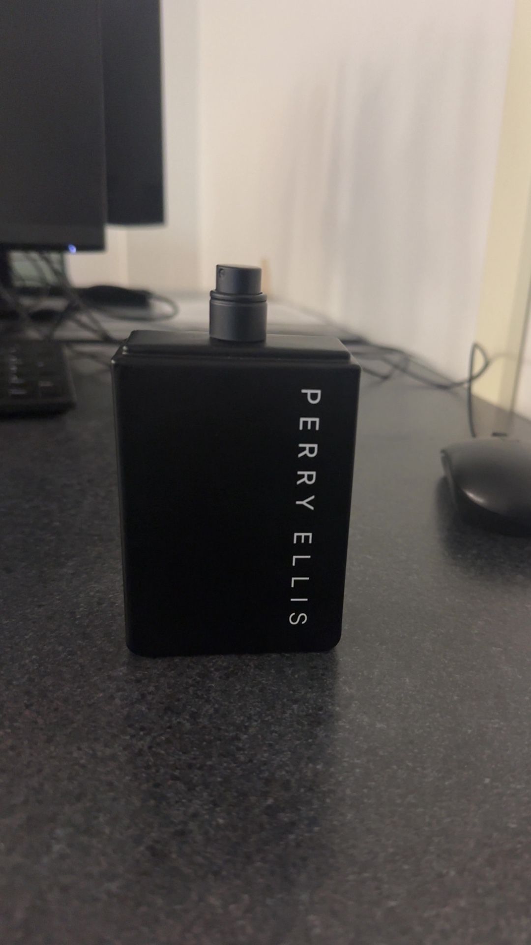Selling this cologne Hit me up !