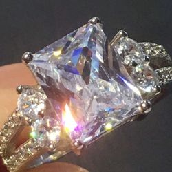 Gorgeous Emeralds cut Women's Wedding Engagement Ring Size 7