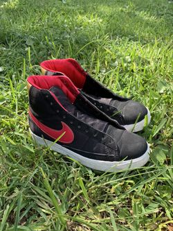 Black /Red Nike Blazers Youth 