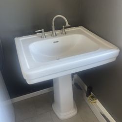  Porcelain Pedestal Sink