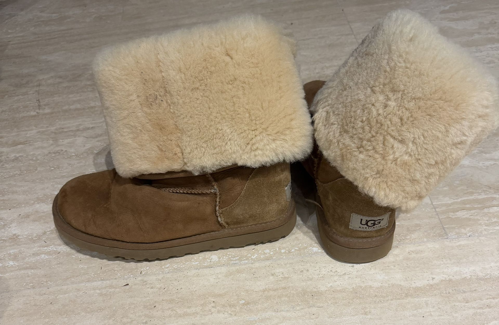 Uggs Classic Brown Boots Size 8