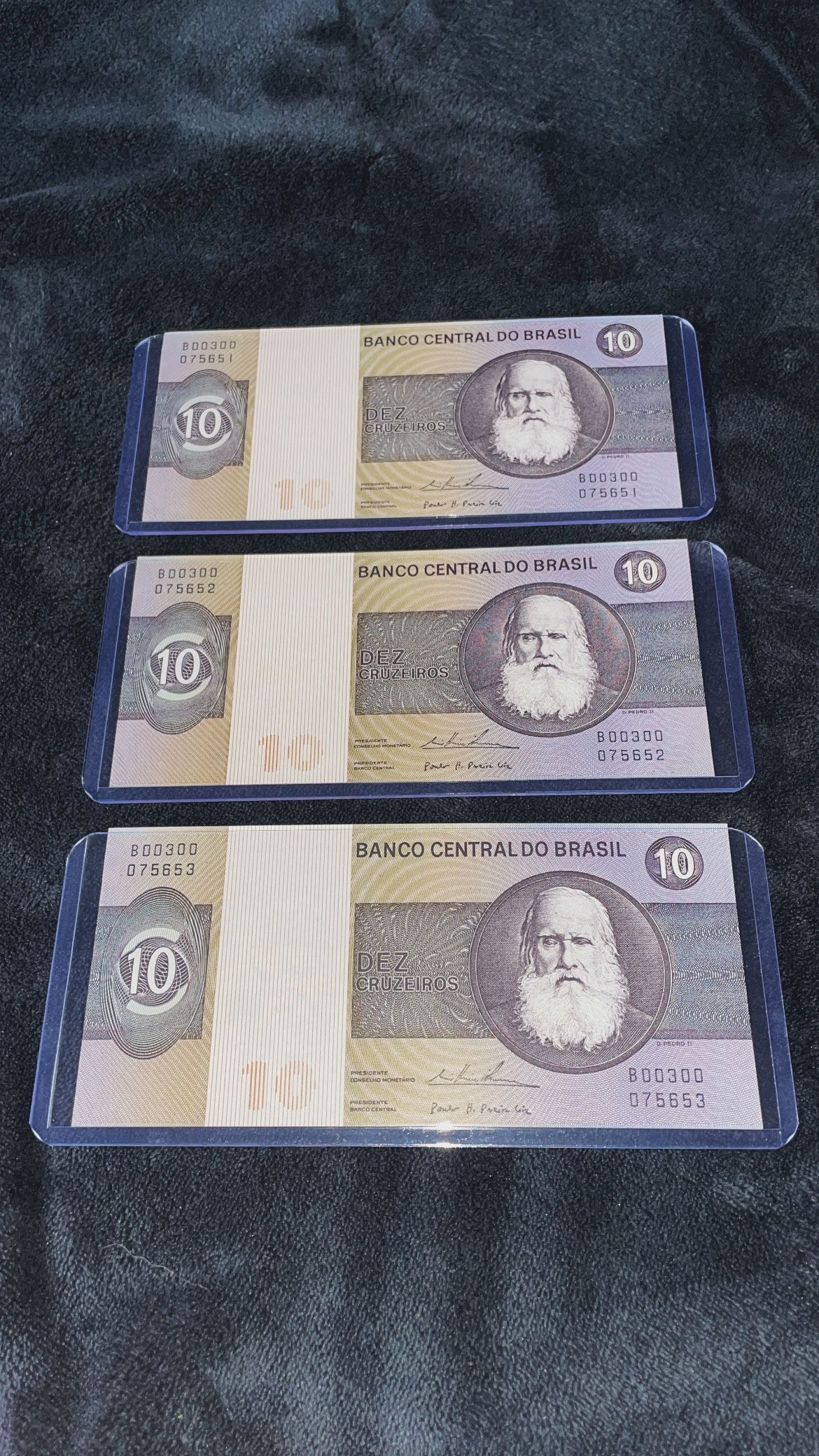 Brazil Dez Cruzieros Consecutive Serial #’s Uncirculated Sleeved