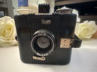 Kodak Bull's Eye Six-20 Vintage Film Camera