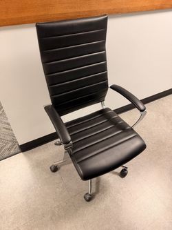 Black High-Back Office Chair (Used)