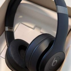 Beats Solo 4 Bluetooth Wireless On-Ear Headphones
