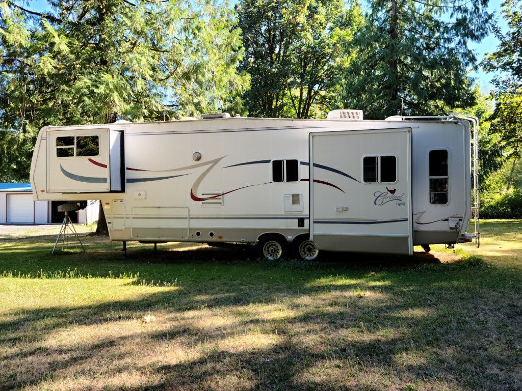 2004 Cardinal by Forest River 5th Wheel - $10,000 for Sale in Tumwater ...