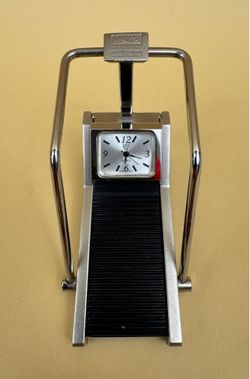 Miniature Treadmill Desk Clock Vintage Metal Fitness Running Novelty Quartz Gift