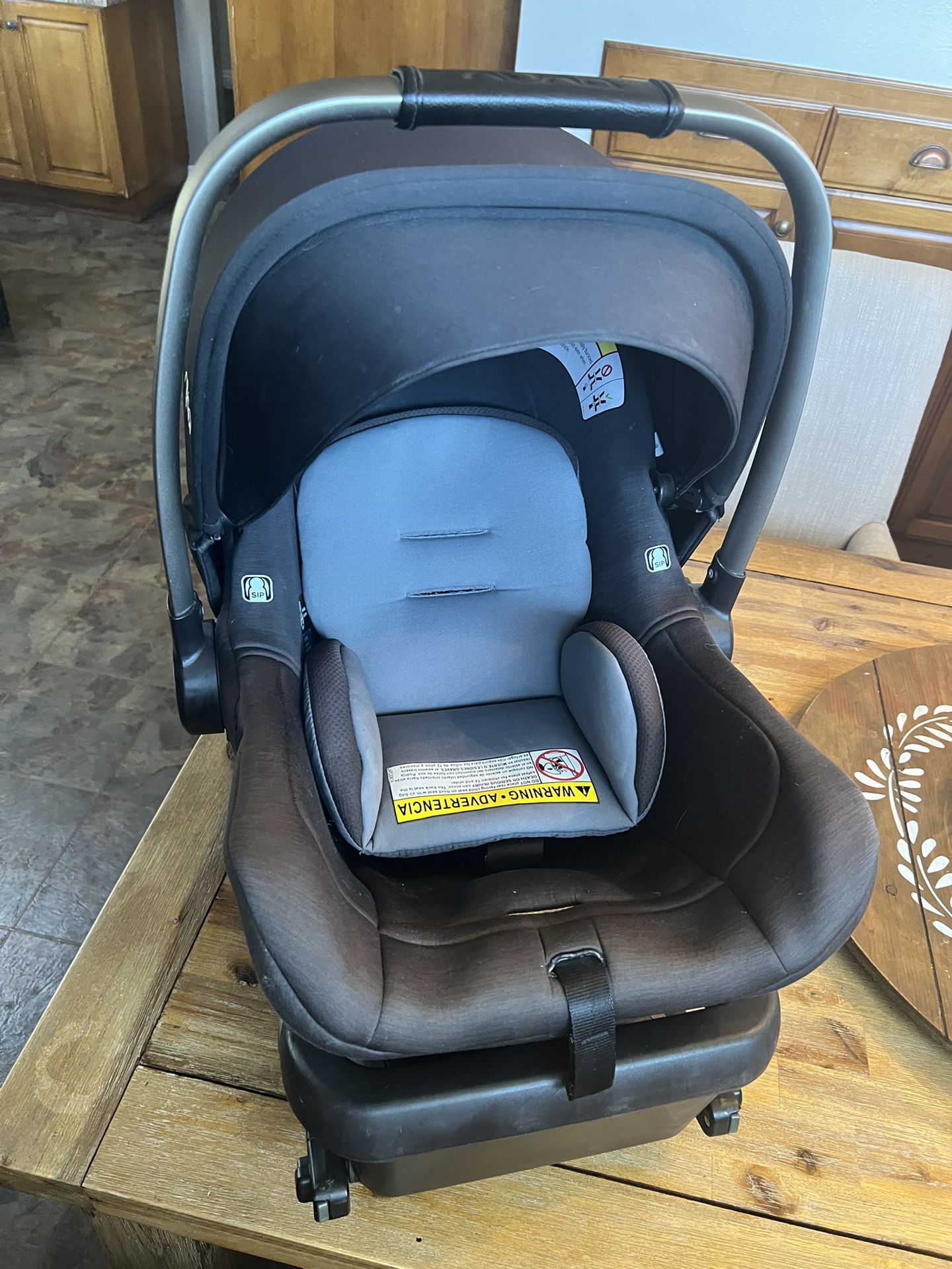 Nuna PIPA Aire Infant Car Seat + Pipa Series Base